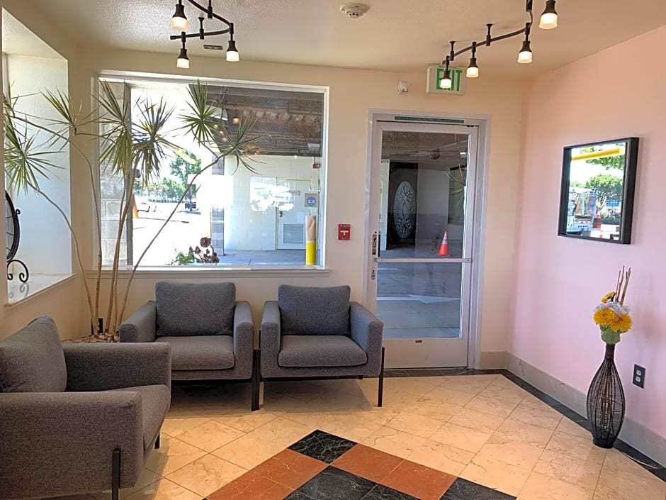Airport Inn