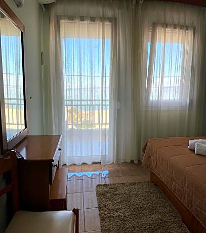 Deluxe Double or Twin Room with Sea View