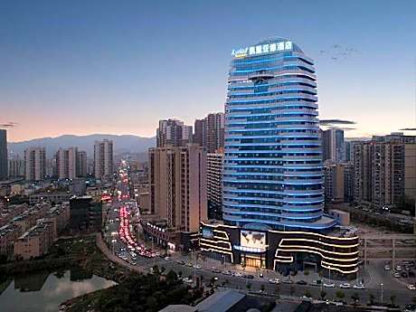 Kyriad Marvelous Hotel Heyuan Wanlong City