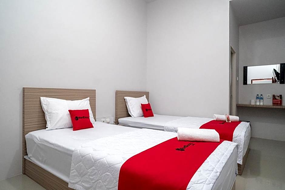 RedDoorz Syariah near Jalan Ahmad Yani Banjarmasin 3