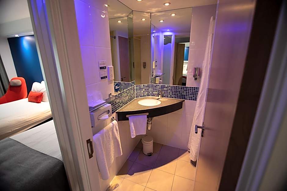 Holiday Inn Express London Stansted By IHG