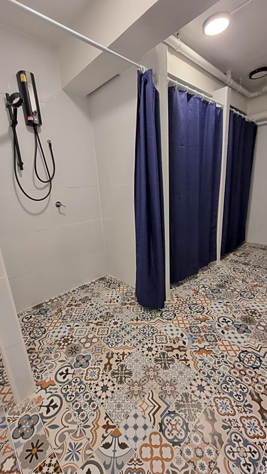 Glur Hostel Pattaya Walking Street