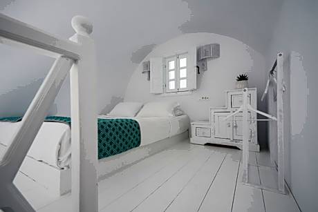 Turquoise 3 Bedroom Sunset & Sea View Villa with Private Pool & Hot Tub