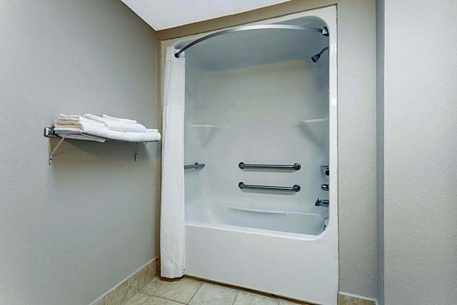 Super 8 by Wyndham Orangeburg Near I-26