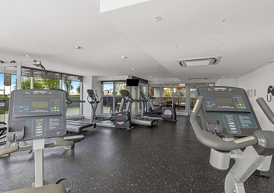 H on Mitchell Apartment Hotel