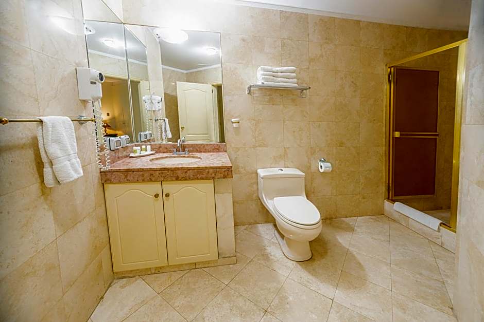 Miraflores Colon Hotel