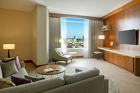 Executive 2 Bedroom, 2 Bedroom Apartment, Bedroom 1: 1 King, Bedroom 2: 2 Twin, City View