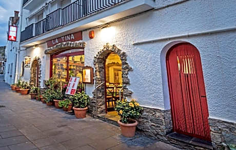 Hostal La Tina