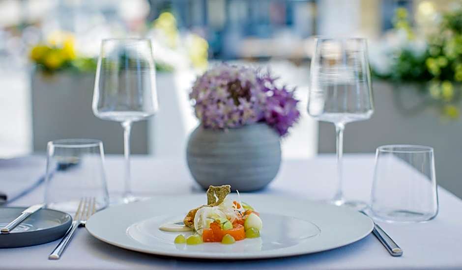 Iris Porsche Hotel & Restaurant