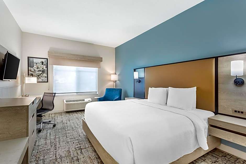 Best Western Plus Airport Inn & Suites