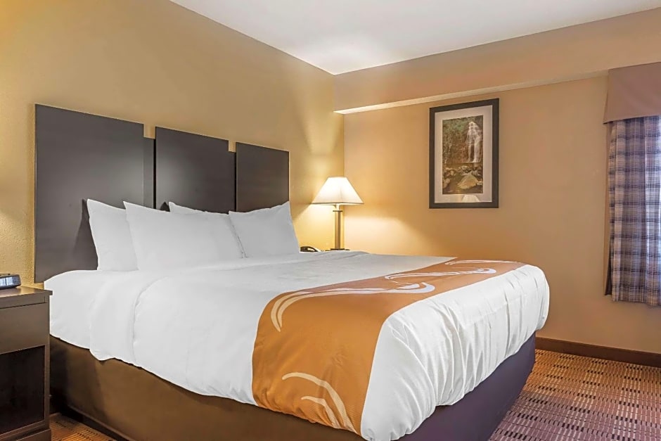 Quality Inn & Suites Pittsburgh