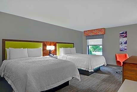 2 Queen Beds Nonsmoking