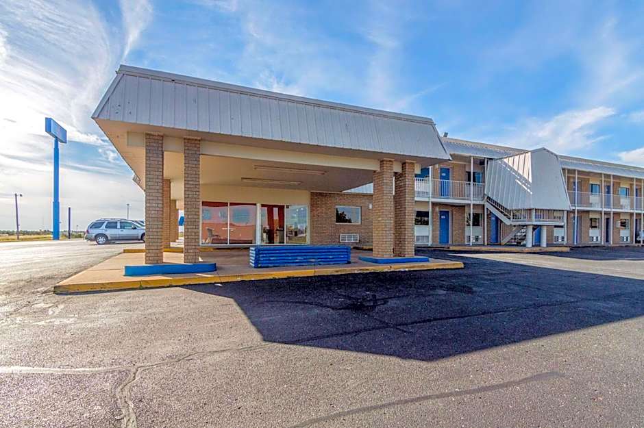 Motel 6-Clinton, OK