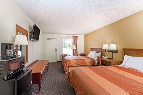 2 Double Beds Smoking