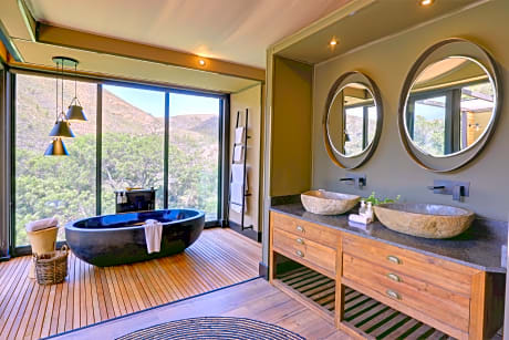 Executive Tented Suite