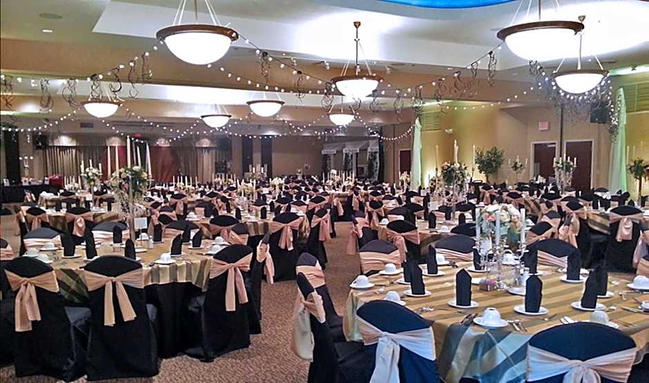 Holiday Inn Express Hotel & Suites Wadsworth By IHG