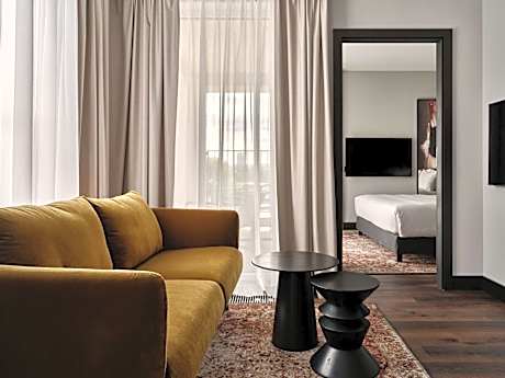One-Bedroom Premium Apartment with Terrace - Annex Building