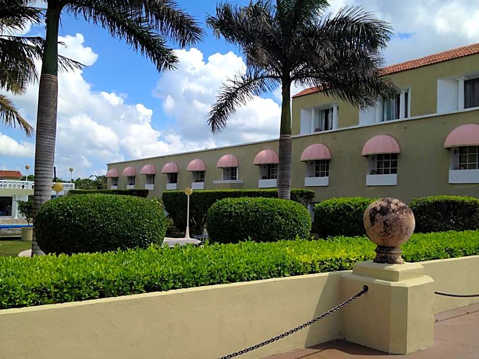 Villablanca Garden Beach Hotel