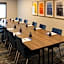 Holiday Inn Express and Suites Wichita Airport By IHG