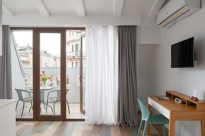 Mariinsky Boutique Hotel