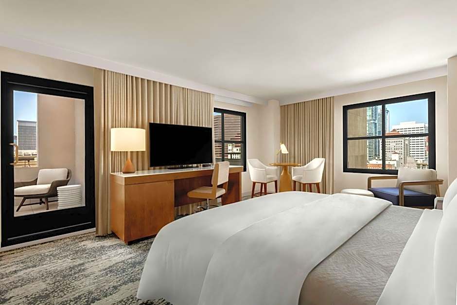 Photo 1 of 7 of Deluxe 1 King Bed Guestroom, City View, Balcony