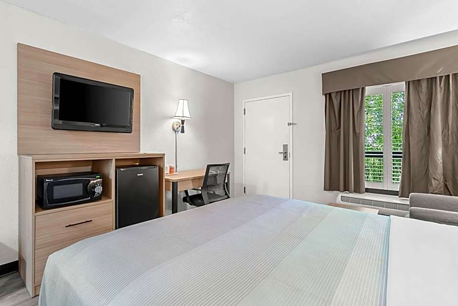 Quality Inn & Suites Sunport Airport Albuquerque