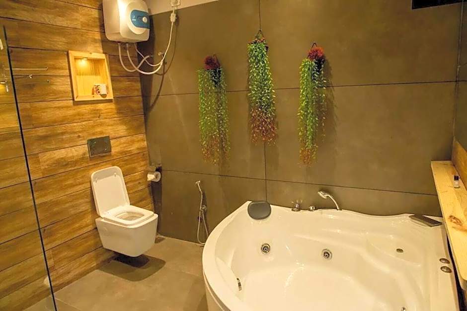 Spring Sky Mughalsarai by ShriGo Hotels