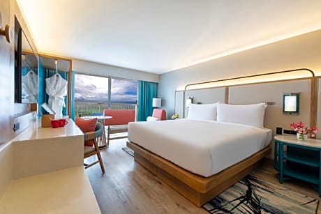 1 King bed Premium Club Oceanfront
