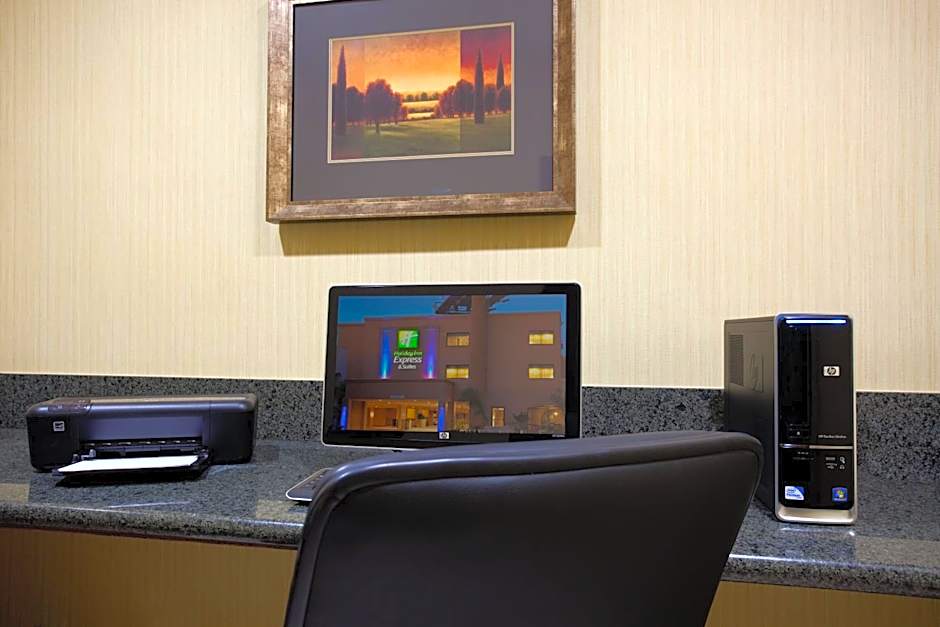 Holiday Inn Express Hotel & Suites Woodland Hills By IHG