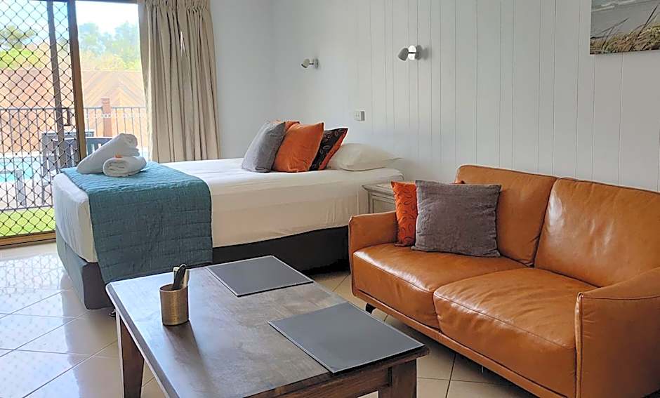 Pacific Palms Motor Inn