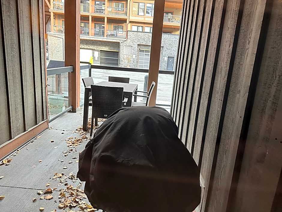 Solara Escape - 2BR Retreat with Pool - Hot Tub - Gym - Spa