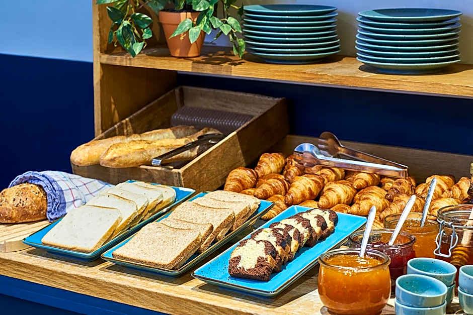 Hotel Magenta 38 by Happyculture