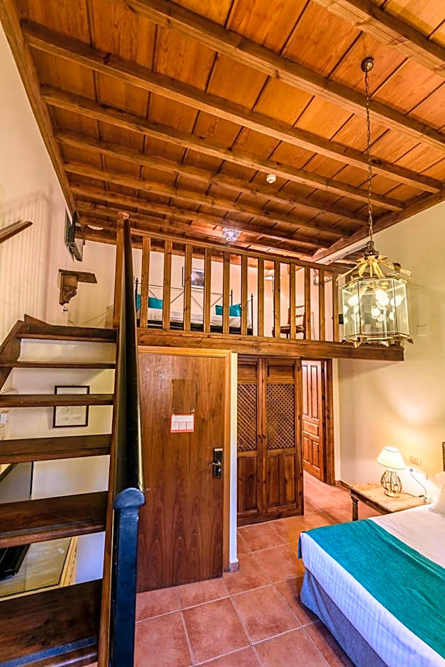 Palacio De Santa Ines