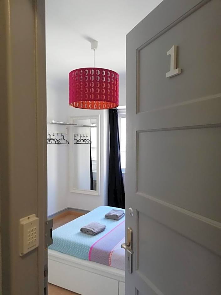 BED&SHOWER Moscavide -Self Check-In