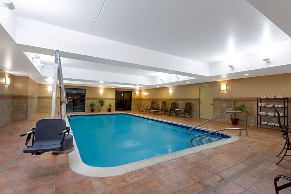 Hampton Inn & Suites Albany-Airport