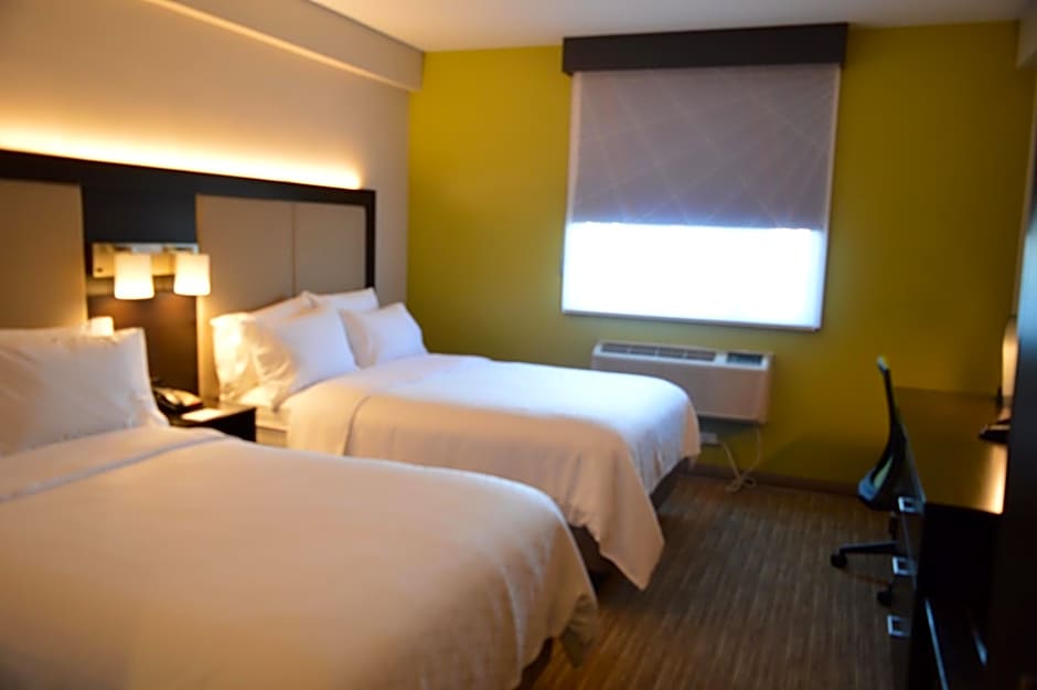 Holiday Inn Express Maspeth Hotel By IHG