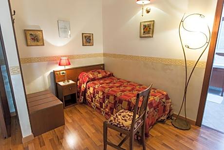Twin Room with Shower