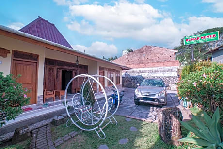 Rumah Nenek Syariah by My Hospitality 