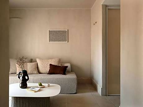 Deluxe Suite with Spa Bath