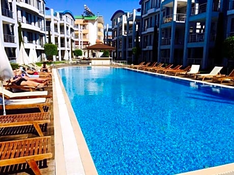 Side Garden Residence