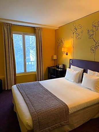 Double Room with Street View