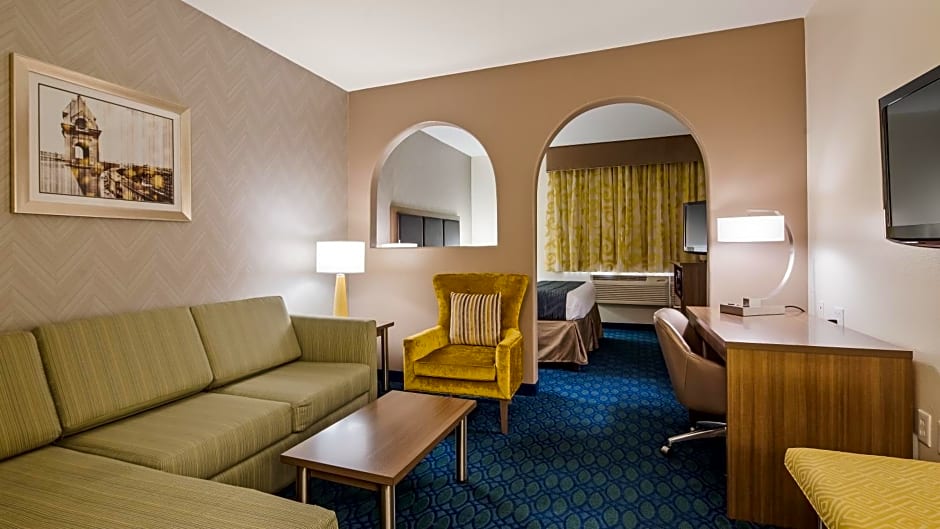Best Western PLUS Tulsa Inn & Suites