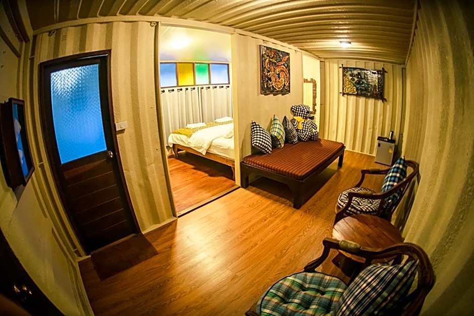 Suankaew​ art​ hostel​