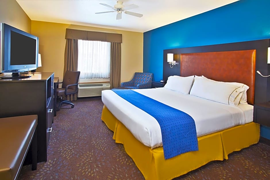 Holiday Inn Express Mackinaw City