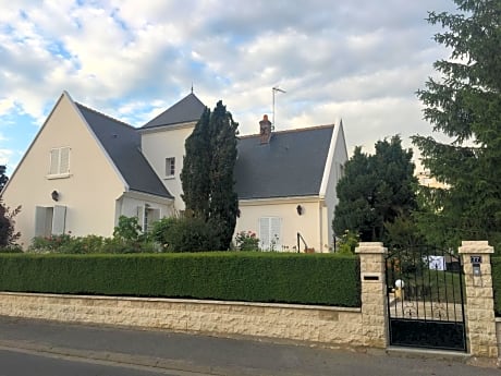 La Tour de Saint Cyr