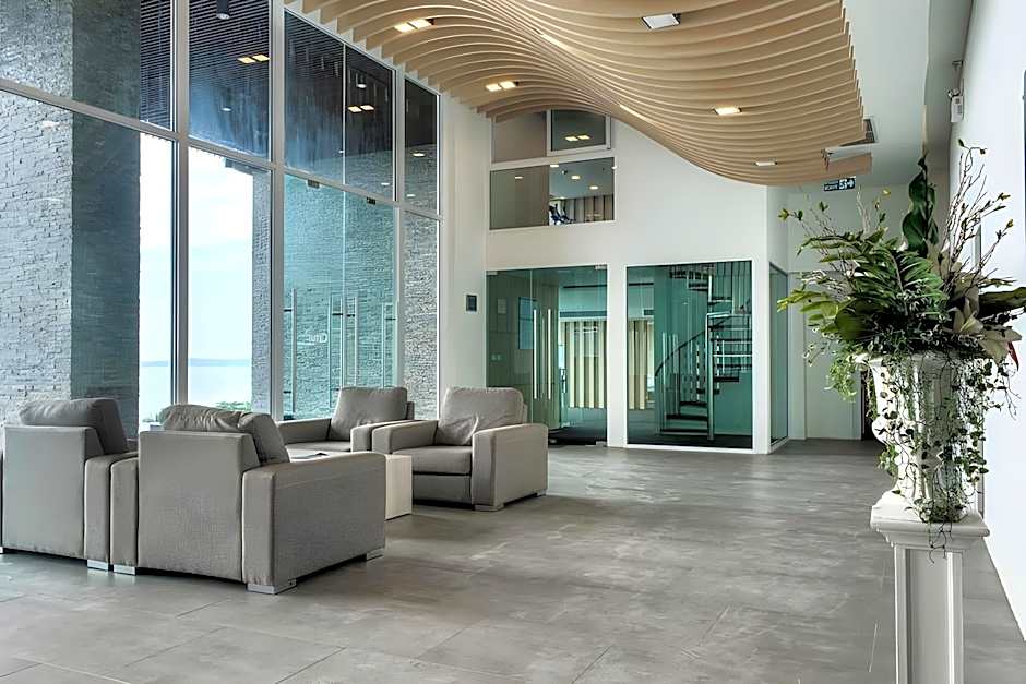 EveRyDaY BEACHFRONT STYLISH  LUXURY* JOMTIEN