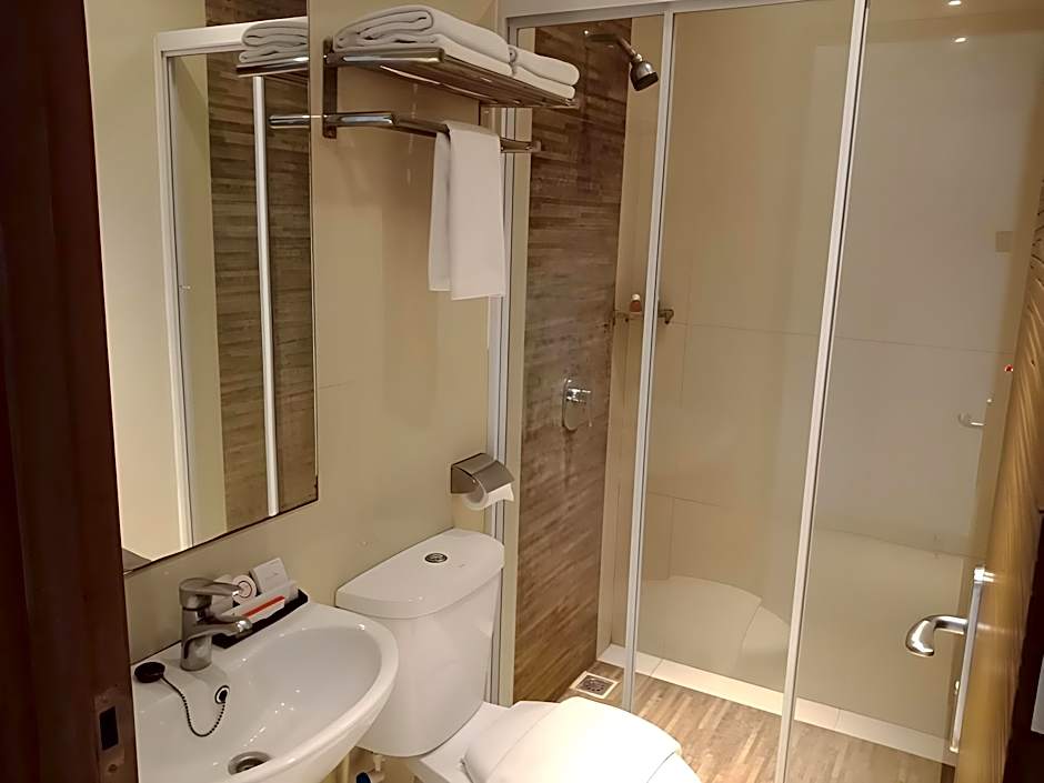 Redstar Hotel Jakarta