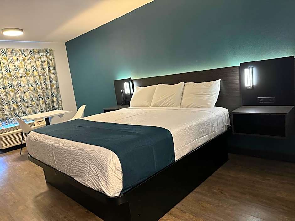 Studio 6 Suites Gardena, CA