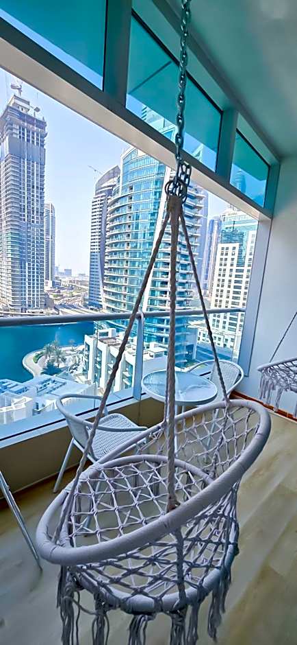 Spacious Apartment Marina View