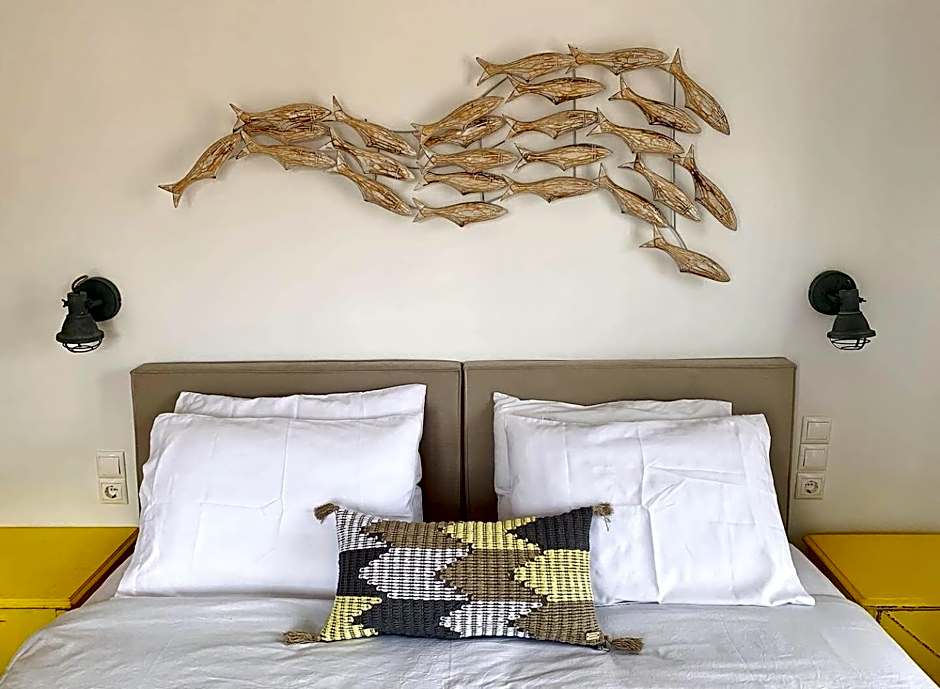 Gigi Rooms – Poros, 